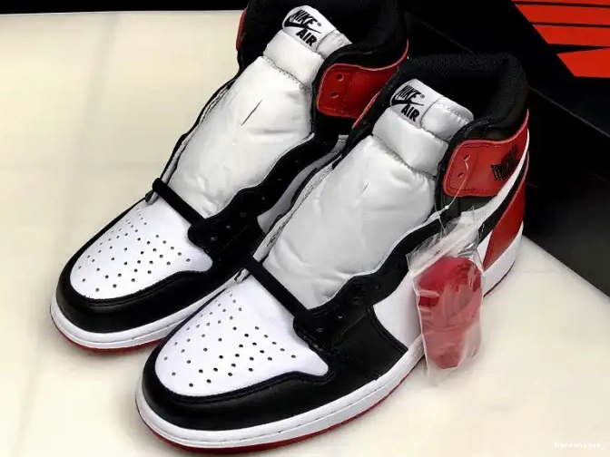 HYPE 1 Retro Black Toe Air Jordan 555088-125 0527